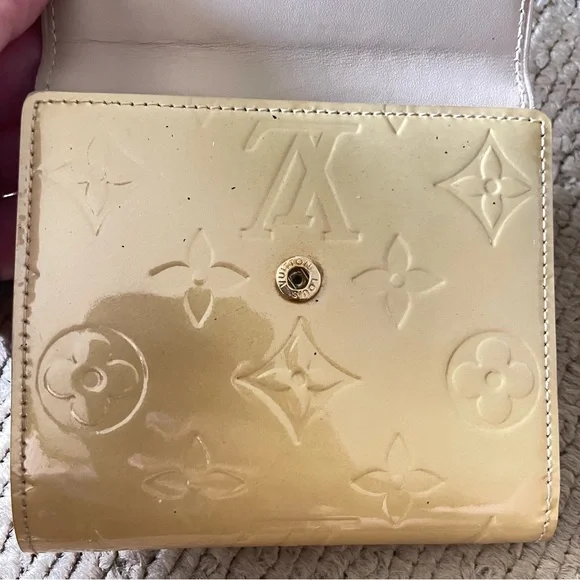 Louis Vuitton Porte Monnaie Bi-fold Wallet M91167 Monogram Vernis Beige
